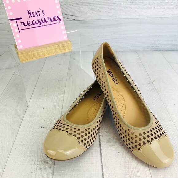 Vaneli Womens Scallop Cap Toe Patent Leather Perforated Beige Ballet Flat Sz 7 M - Picture 2 of 8